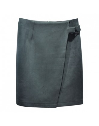 Green skirt with buckle at the waist